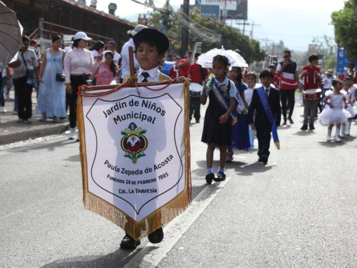 ¡Encantos! Los niños de prebásica se roban el show de los desfiles patrios en la capital