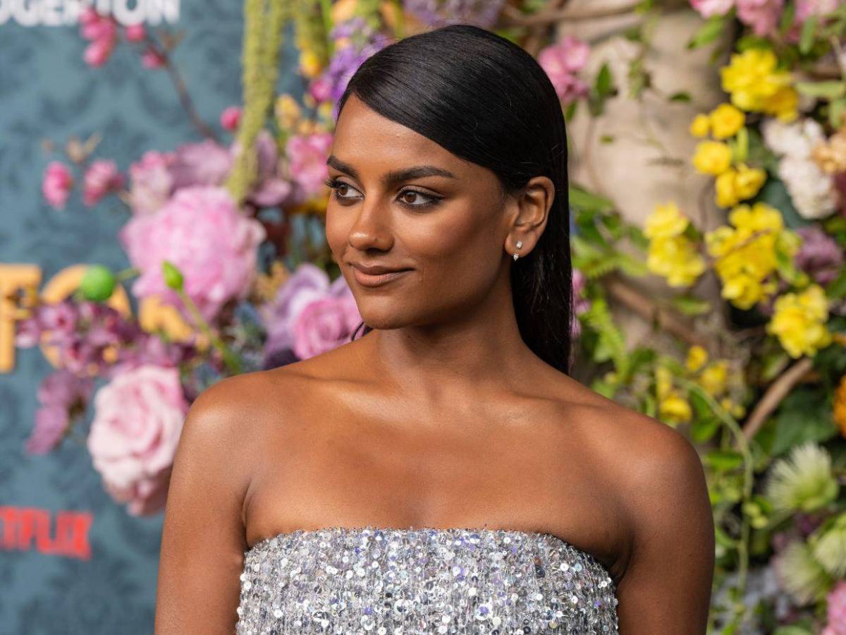 Simone Ashley se suma al elenco de El diablo viste a la moda 2