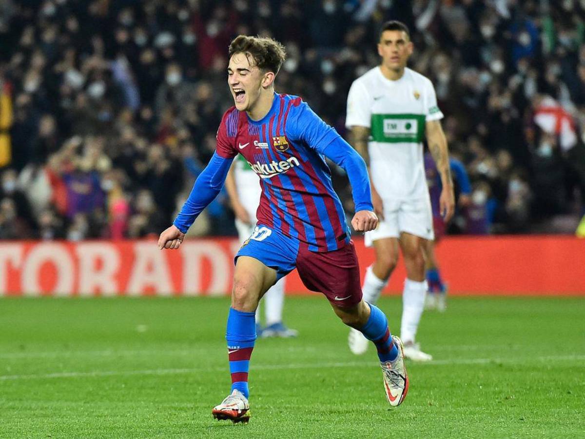 Gavi renueva su contrato con el Barcelona hasta 2026