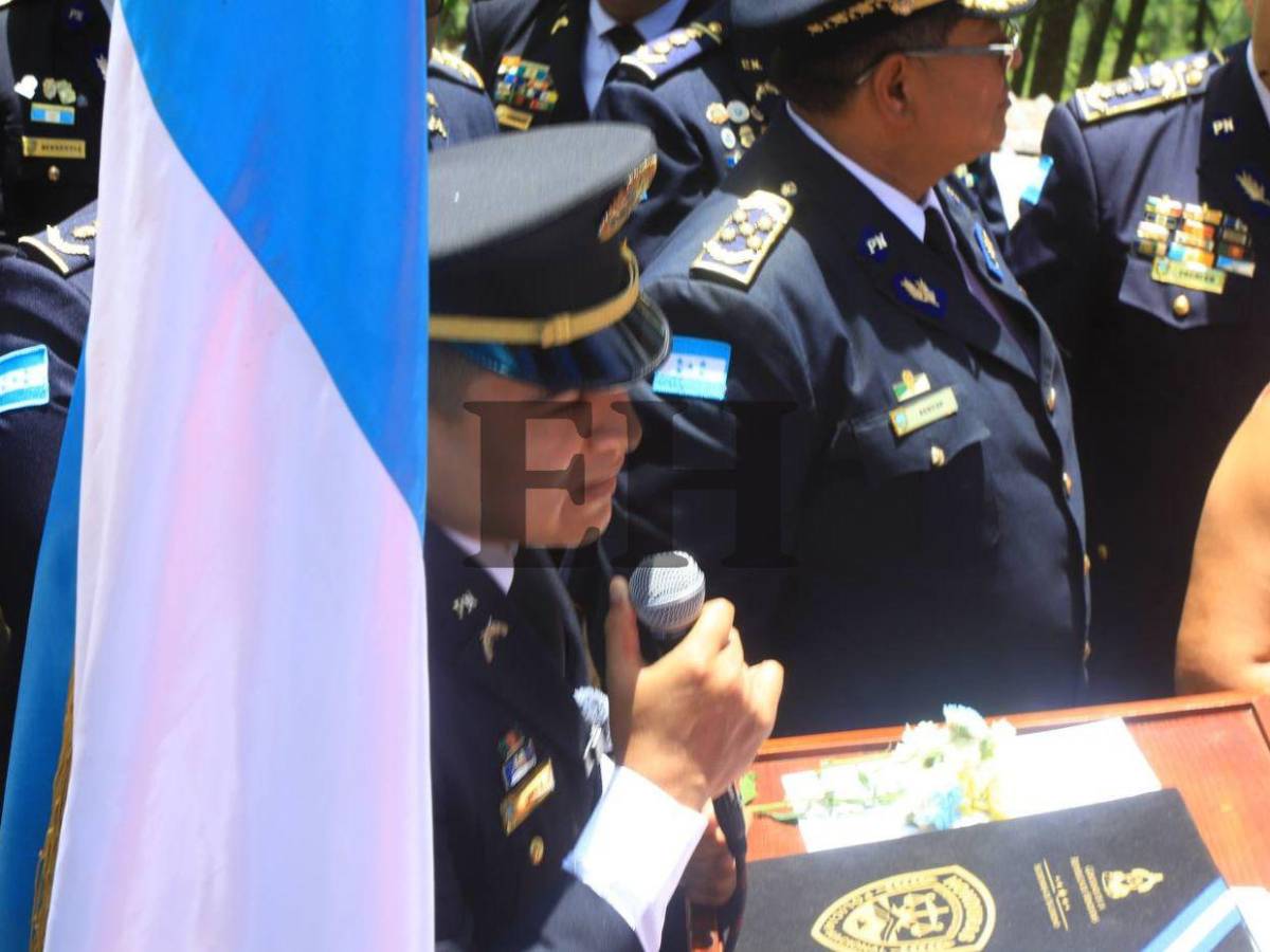 Compañeros de inspector Kevin Pérez lo despiden entre llanto y homenajes