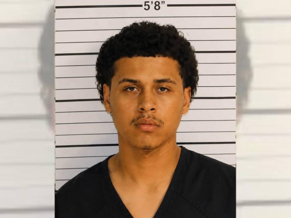 Saúl Martínez mató a su hijo, lo metió en una maleta y luego lo arrojó al río Wolf en Tennessee