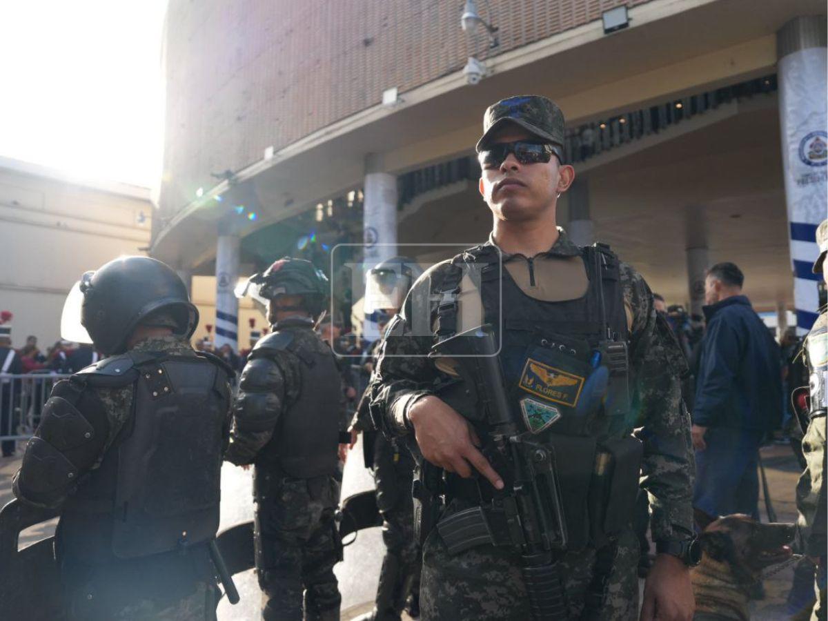 “Sí se pudo”: ambiente festivo rodea el CN a minutos de toma de posesión de Asfura