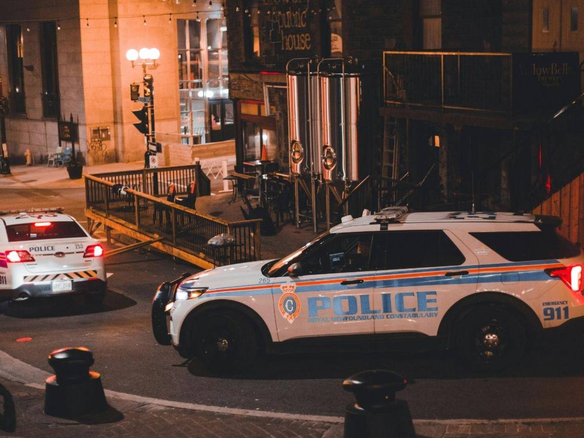 Joven apuñala a su novia, avisa a la polícía y luego se lanza de un octavo piso en Argentina