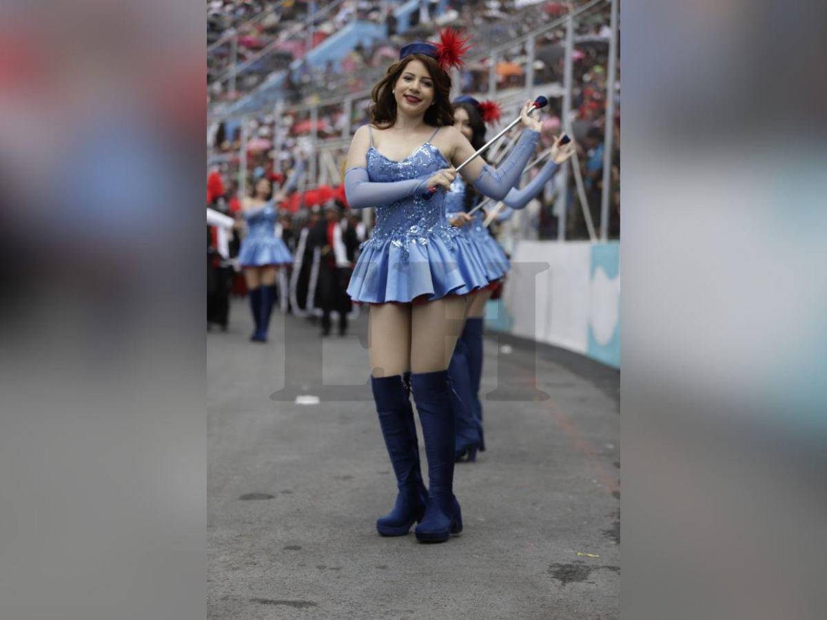 Rocío Panting y Ashley Piloña, bellezas del Milla Selva que engalanan los desfiles patrios