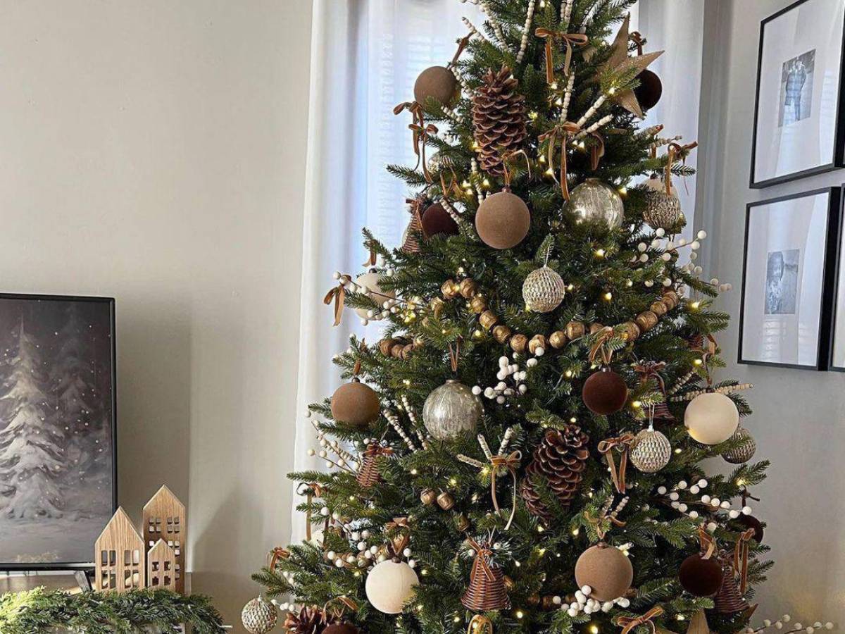 ¿No sabes como decorar tu árbol de Navidad? Conoce las tendencias para este 2025