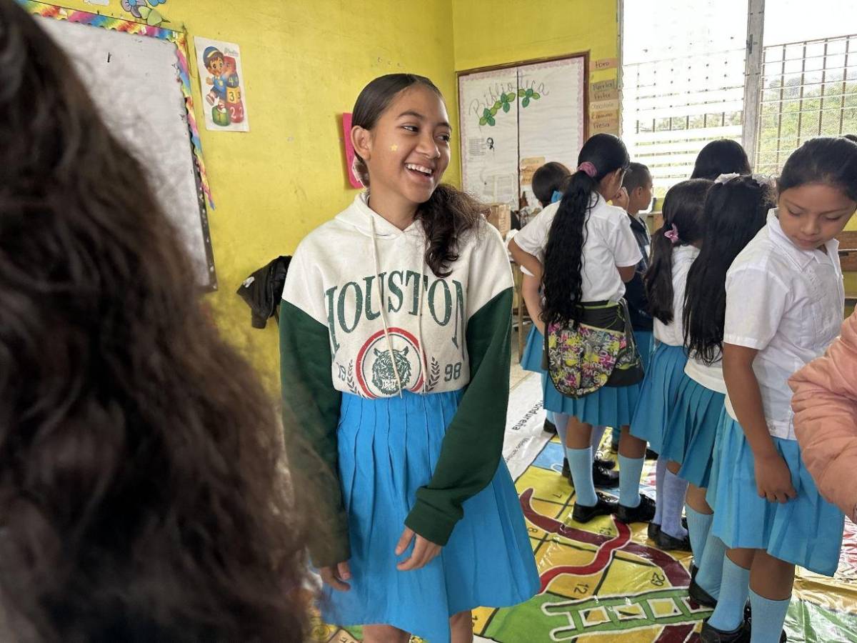 Disfraces, contacto con la tierra y juegos marcan tercera semana de Escuelas Amigables