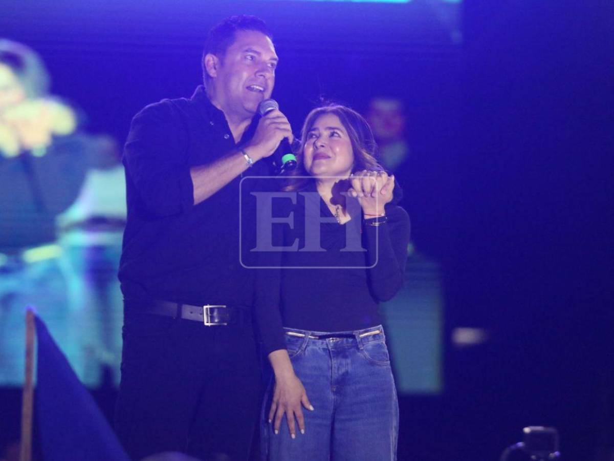 Nasry Asfura cierra campaña arropado por su familia y una marea de simpatizantes nacionalistas