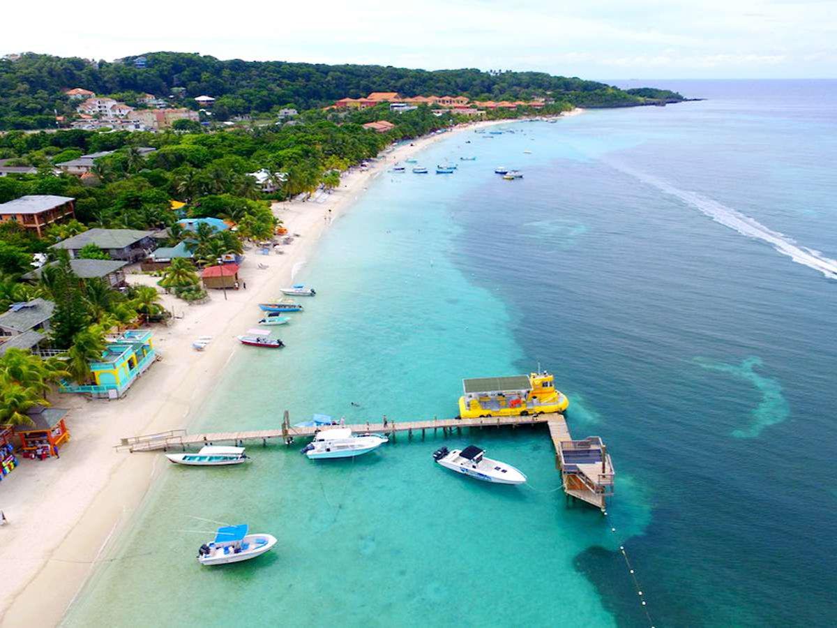 Roatán, uno de los mejores lugares del mundo de este 2023, según la revista TIME