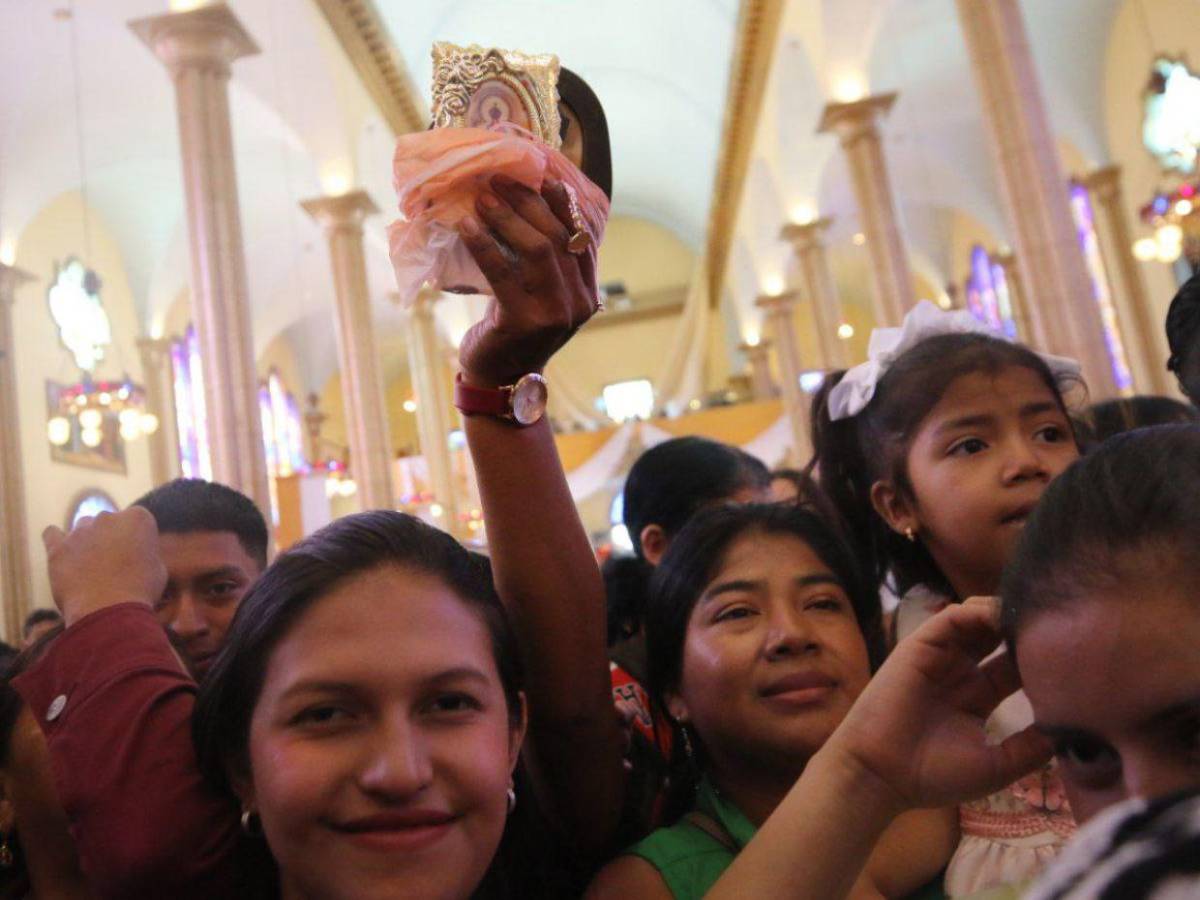 Devoción en la eucaristía en honor a la Virgen de Suyapa en su 278 aniversario
