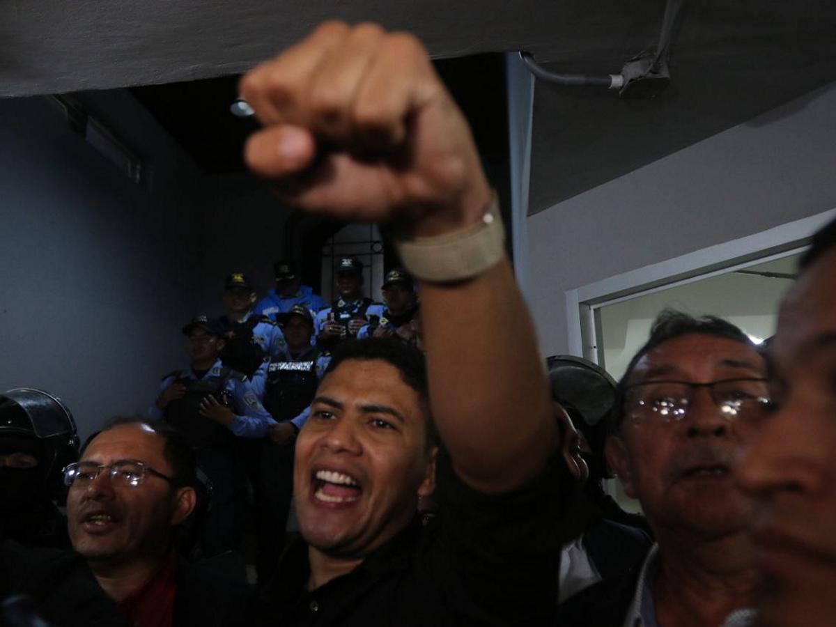 Asesor de Kamala Harris: insta prestar atención a voluntad del pueblo