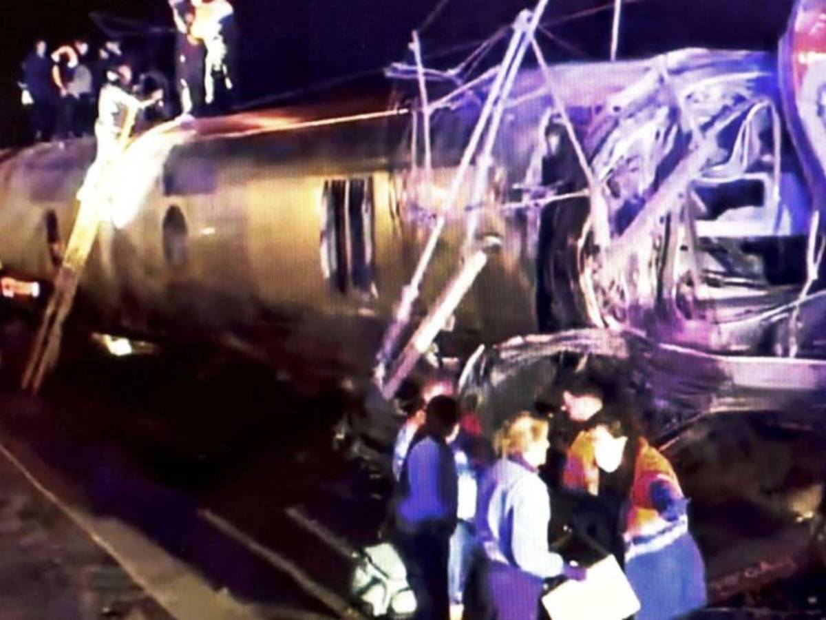 Tragedia en Córdoba: descarrilamiento de trenes deja 10 muertos y varios heridos
