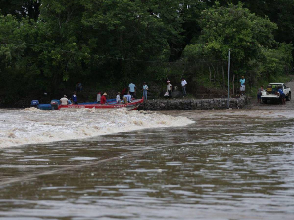 Crisis en Costa de los Amates: inundaciones, cocodrilos y esperanza en medio del caos
