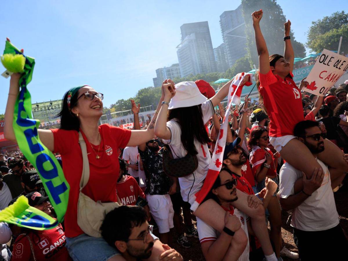 Locura en Toronto: aficionados de Canadá celebran histórico triunfo contra Sudáfrica