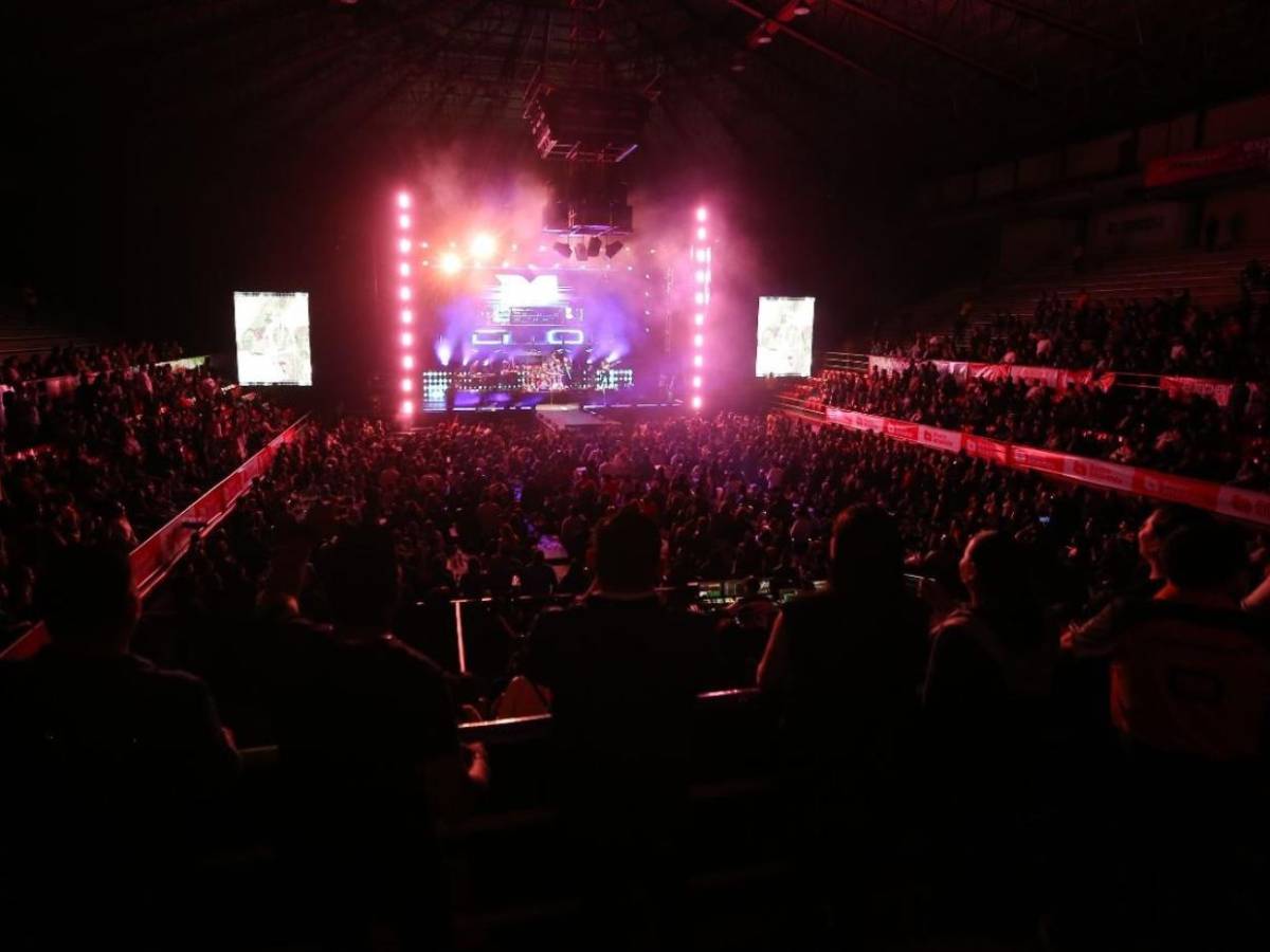 Matute llenó de nostalgia Tegucigalpa con su Disco Stereo Tour