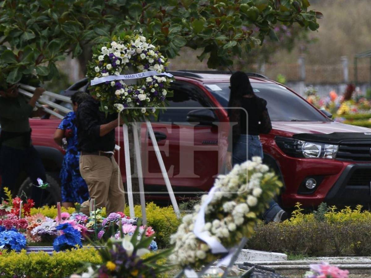 Entre lágrimas despiden a familia que murió en tragedia vial en Quimistán, Santa Bárbara