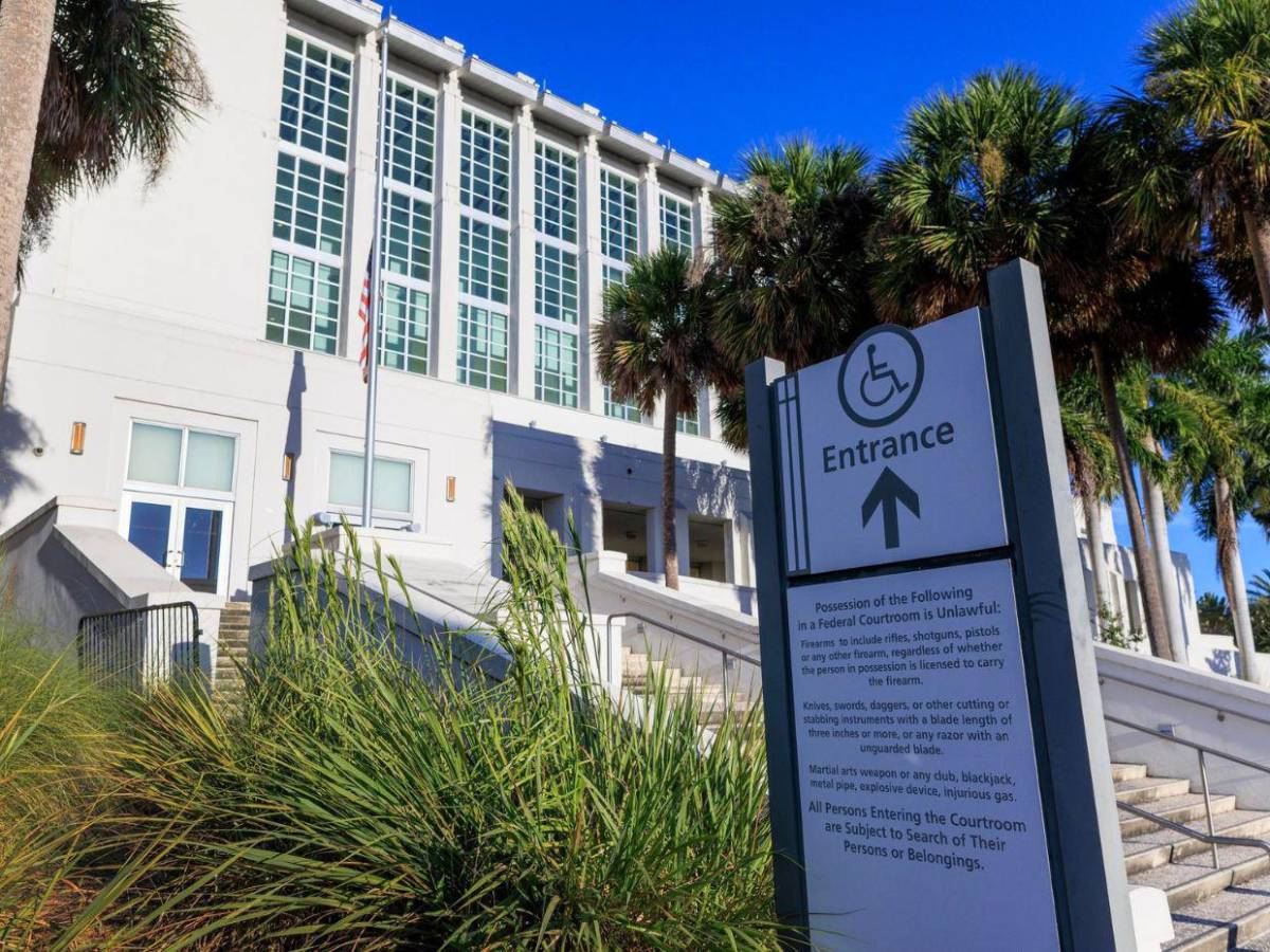 Acusado de intentar matar a Trump inicia su juicio con referencias a Hitler y Putin