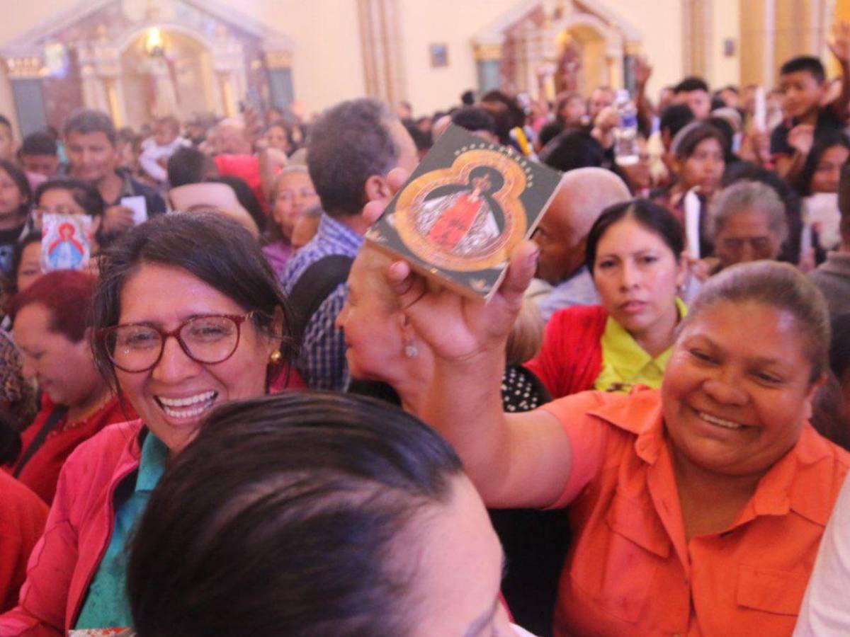 Devoción en la eucaristía en honor a la Virgen de Suyapa en su 278 aniversario