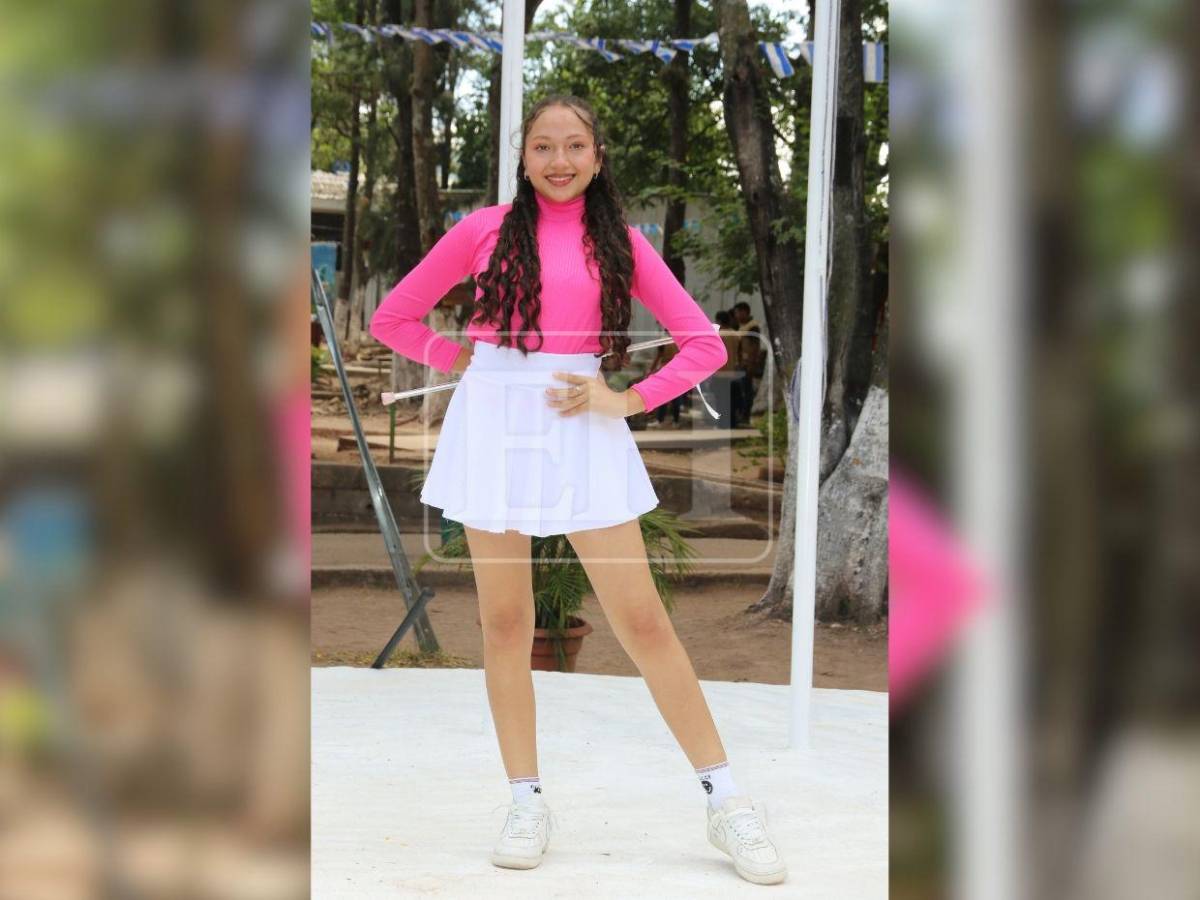 Con elegancia y precisión, palillonas del INTAE preparan su presentación para el 15 de septiembre