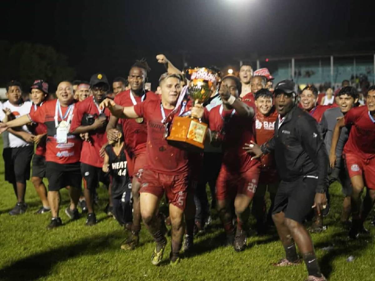 No se vio: Choloma de fiesta, Platense entre lágrimas e insólita jugada en final del ascenso