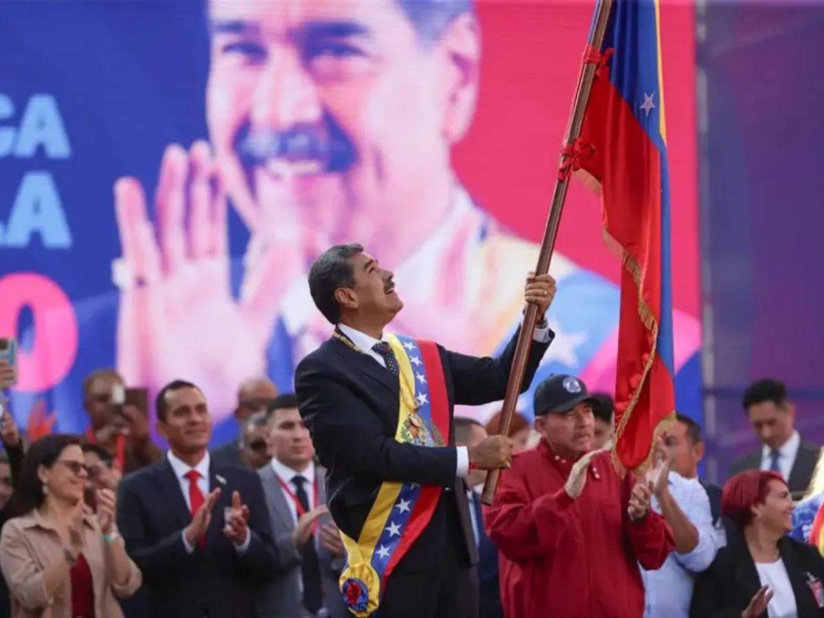 “Vendió pasaportes diplomáticos venezolanos a narcotraficantes”: EE UU sobre Maduro