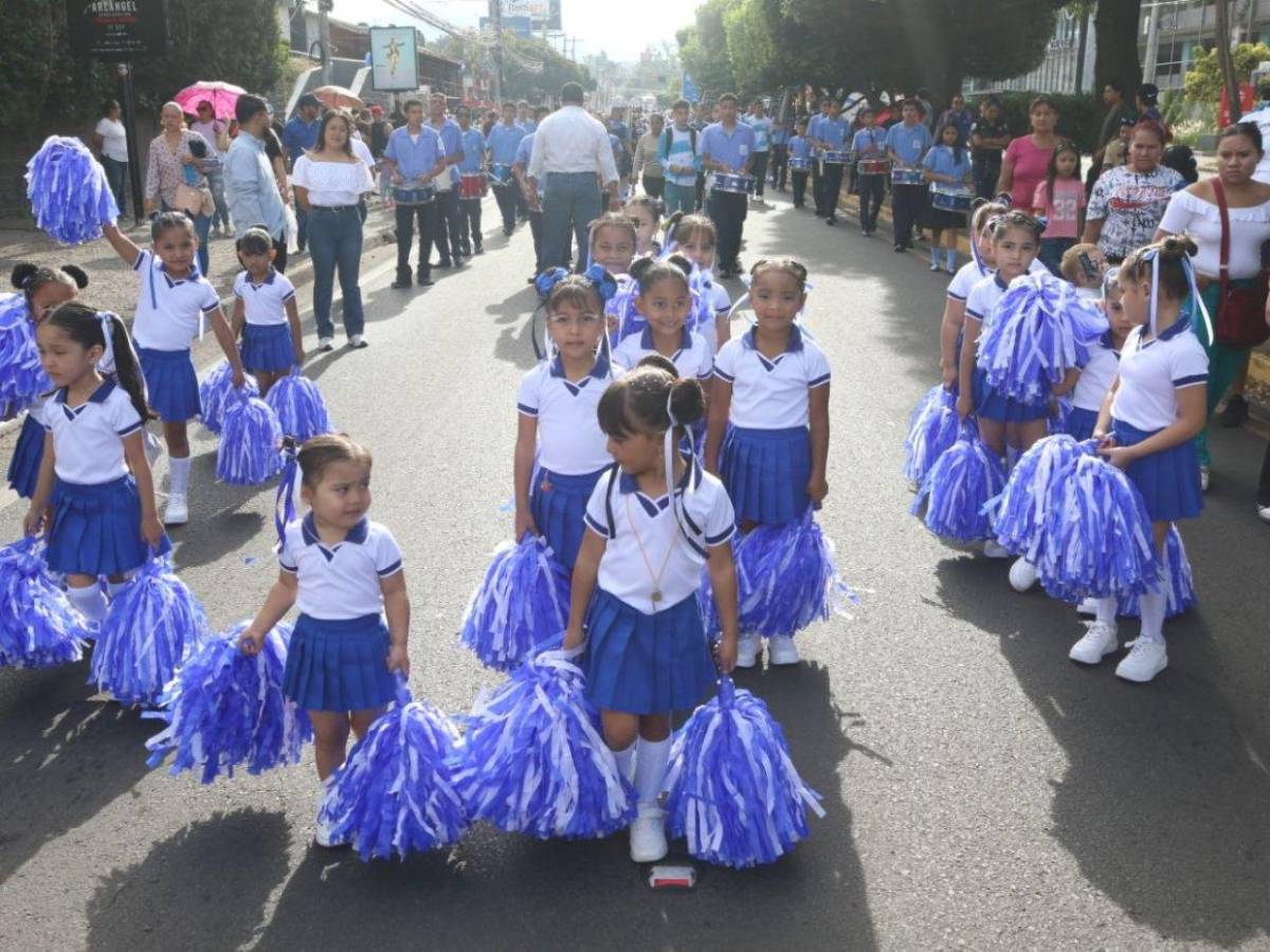 ¡Encantos! Los niños de prebásica se roban el show de los desfiles patrios en la capital
