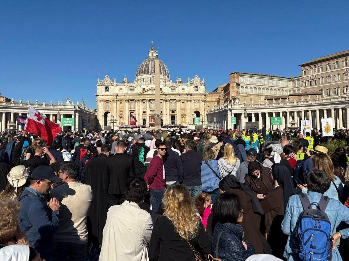 Él nos acogió con el corazón: los más desfavorecidos también lloran partida del papa Francisco Él nos acogió con el corazón: los más desfavorecidos también lloran partida del papa Francisco