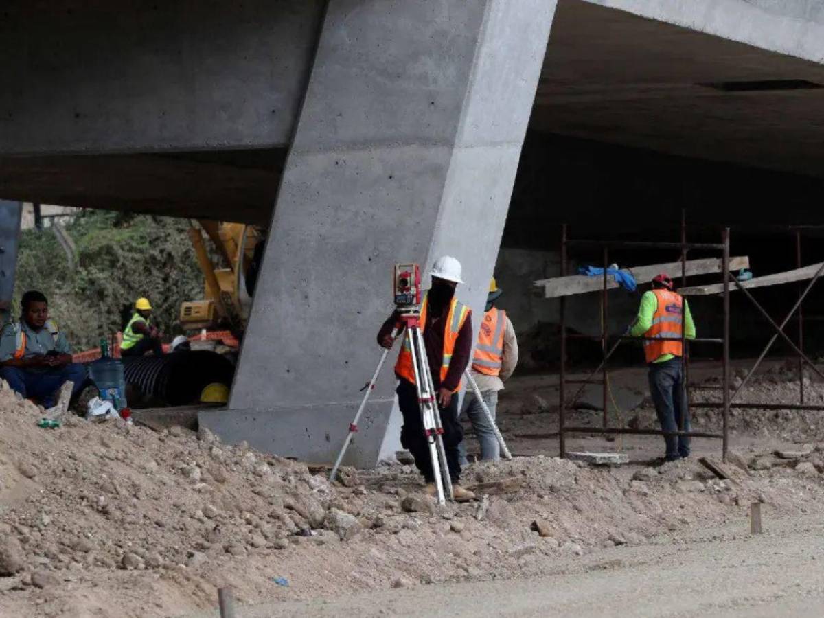 En fotos: obras que debieron inaugurarse en 2025 en la capital siguen paralizadas