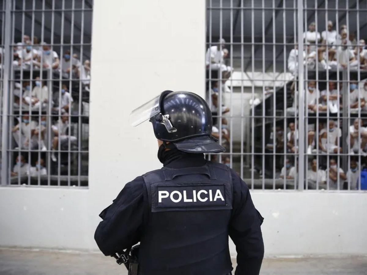Cárcel antiterrorista: ¿En qué consiste el Plan Bukele, iniciativa que impulsa Iroshka Elvir?