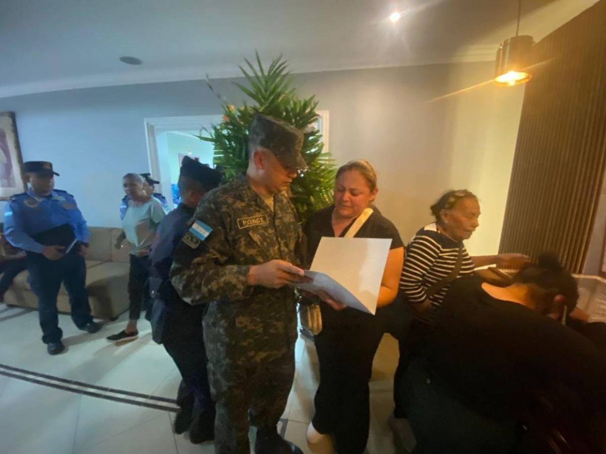 Familiares y amigos dan el último adiós a Frank Morris en la capital