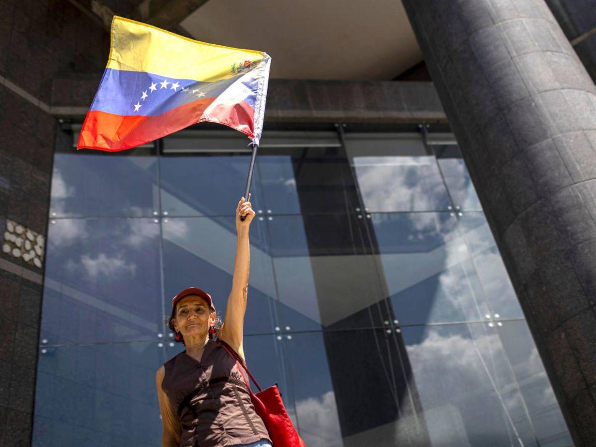 Protesta frente a sede de la ONU en Venezuela rechaza participación de Delcy Rodríguez