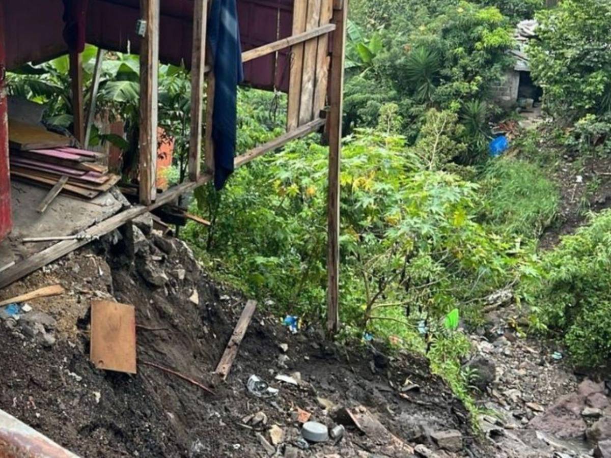 Lluvias dejan deslizamientos e inundaciones en varias colonias de Tegucigalpa