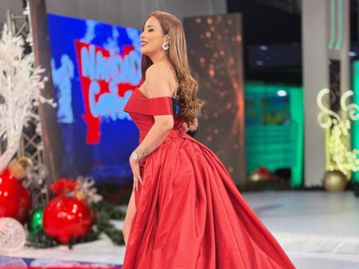 ​​​​​​Despampanante y glamurosa: con un hermoso vestido rojo, así lució Elsa Oseguera en Navidad