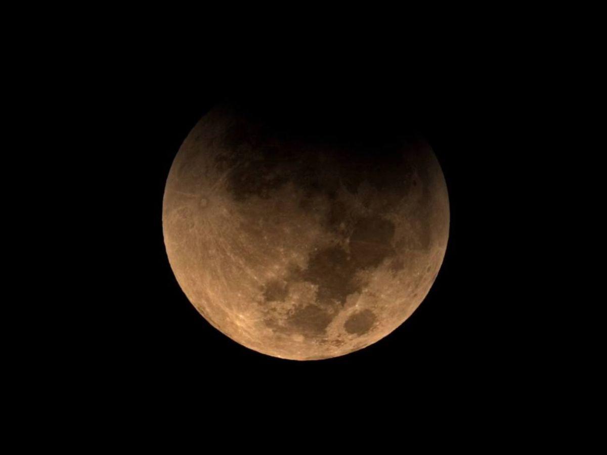 EN IMÁGENES: así se vio el eclipse lunar este martes 3 de marzo