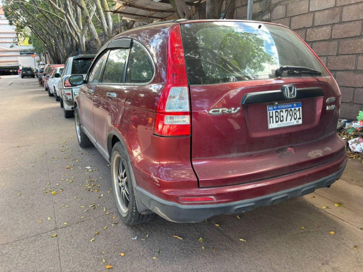 Inspeccionan vehículo de Miguel Salgado, médico que fue asesinado en Lomas del Diamante