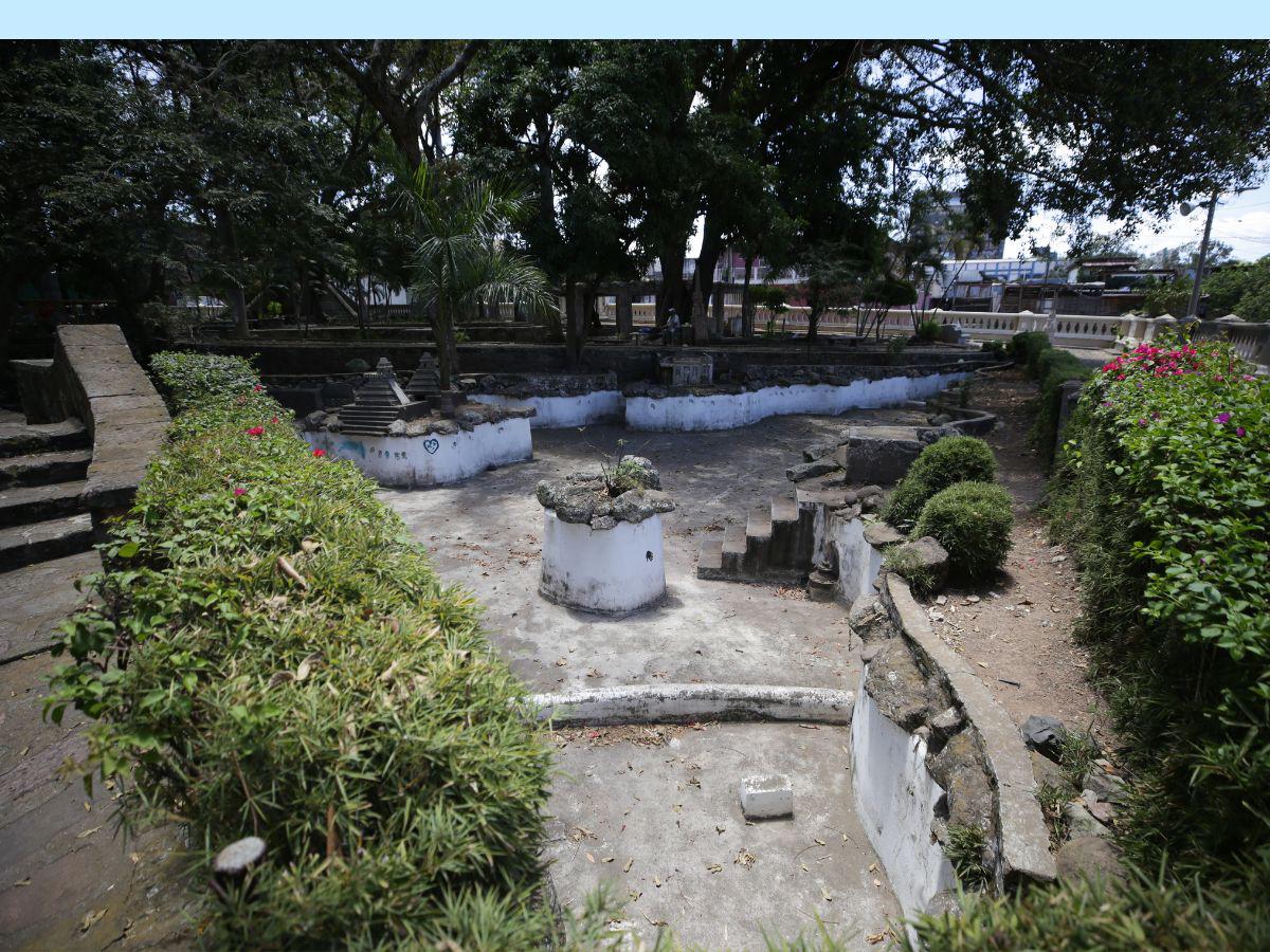 ¿Quiénes están enterrados en el parque La Concordia de Tegucigalpa?