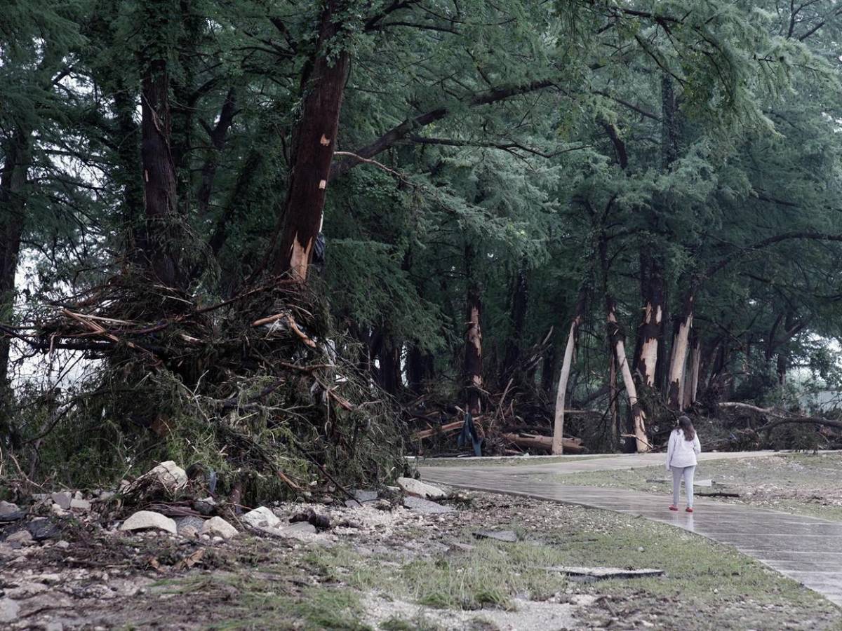 “Ya no queda nada”: lluvias históricas arrasan campamento en Texas