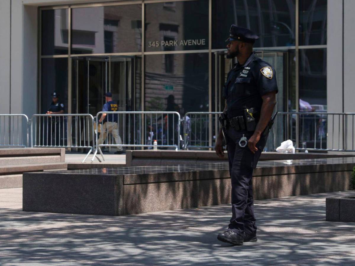 Una ejecutiva, un policía y un agente de seguridad: ¿Quiénes son las víctimas del tiroteo en Nueva York?