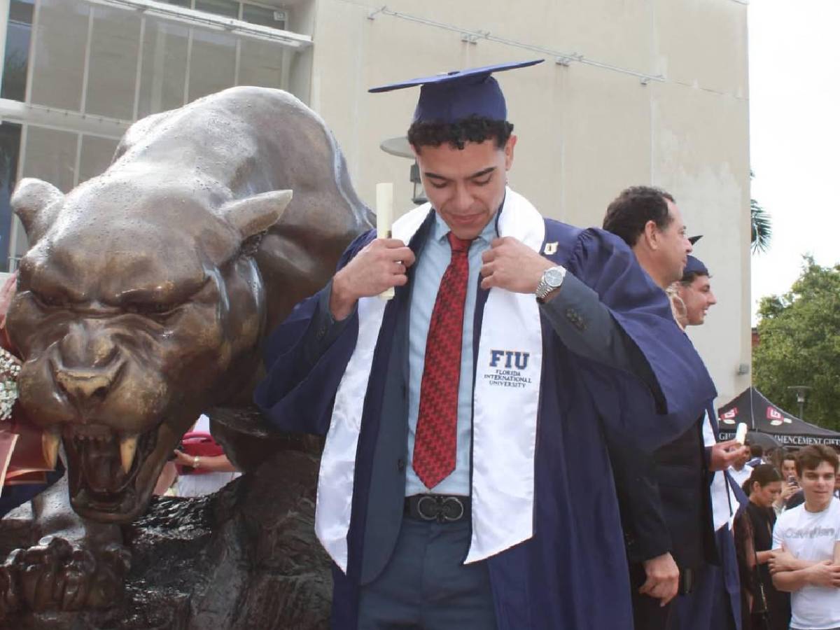 Jugador de Motagua se graduó de la universidad en Estados Unidos: Así lo celebraron