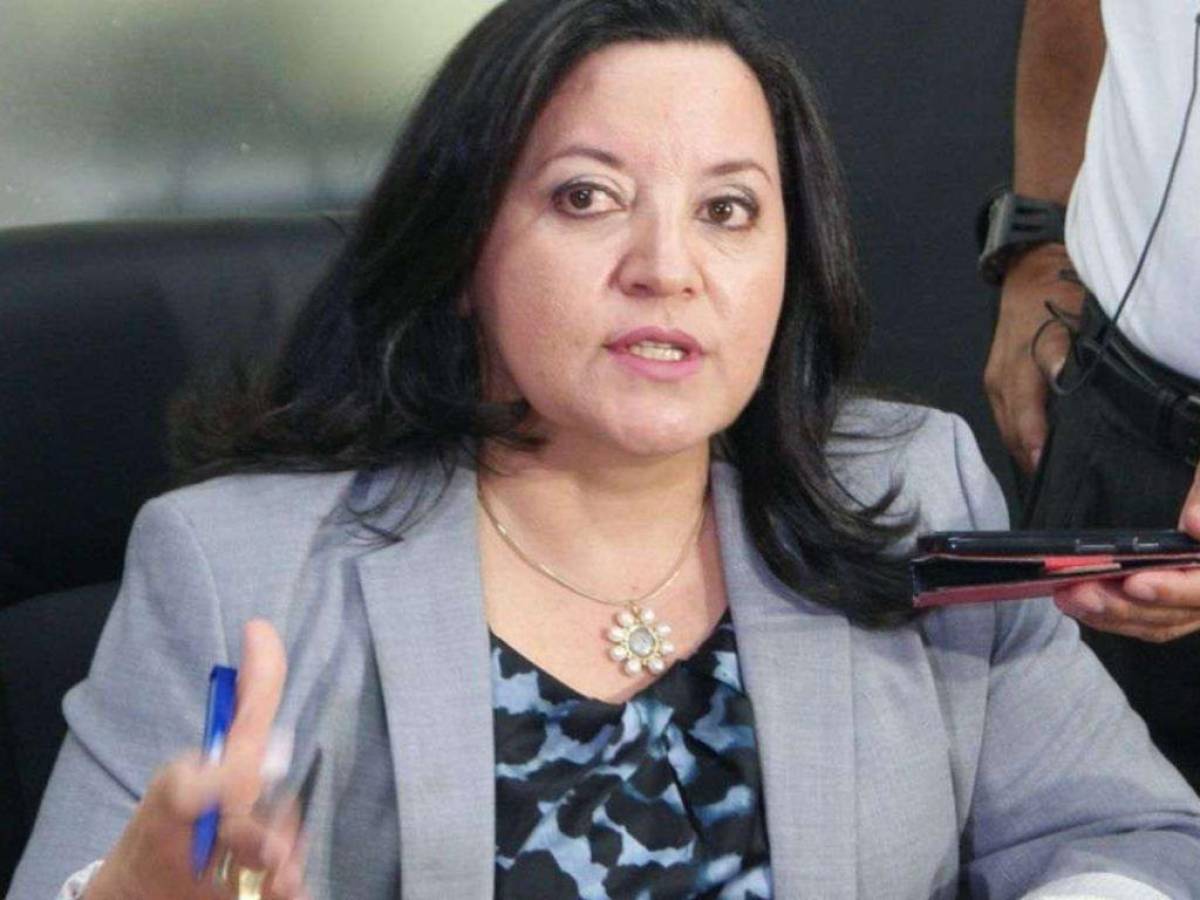 Ministerio Público pide procesar a exministra de Salud, Yolani Batres