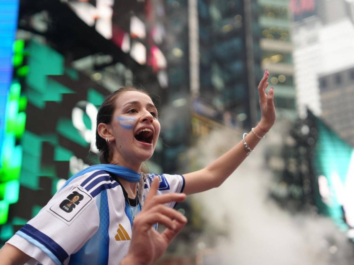 Fiebre mundialista en Nueva York: las calles viven una gran fiesta previo a la final España-Argentina