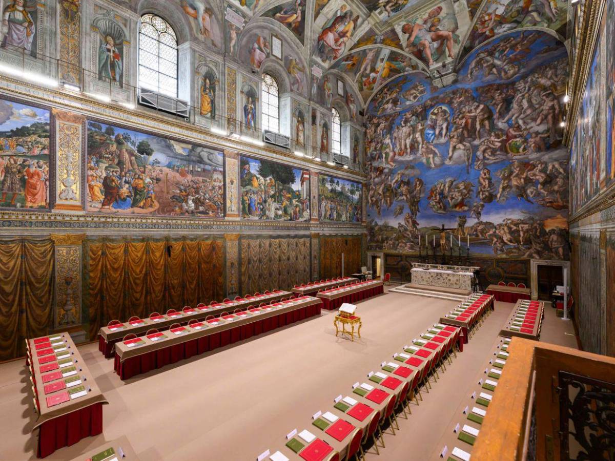 Sin celulares, encerrados y un juramento de silencio: ¿por qué el cónclave se hace en secreto?