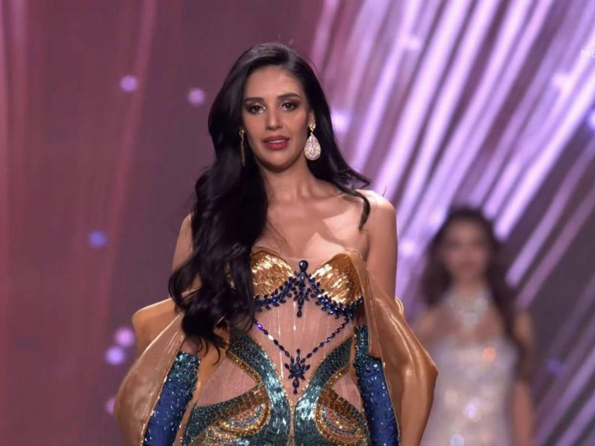 Patriotismo y glamour: los tres trajes que hicieron brillar a Alejandra Fuentes en Miss Universo 2025
