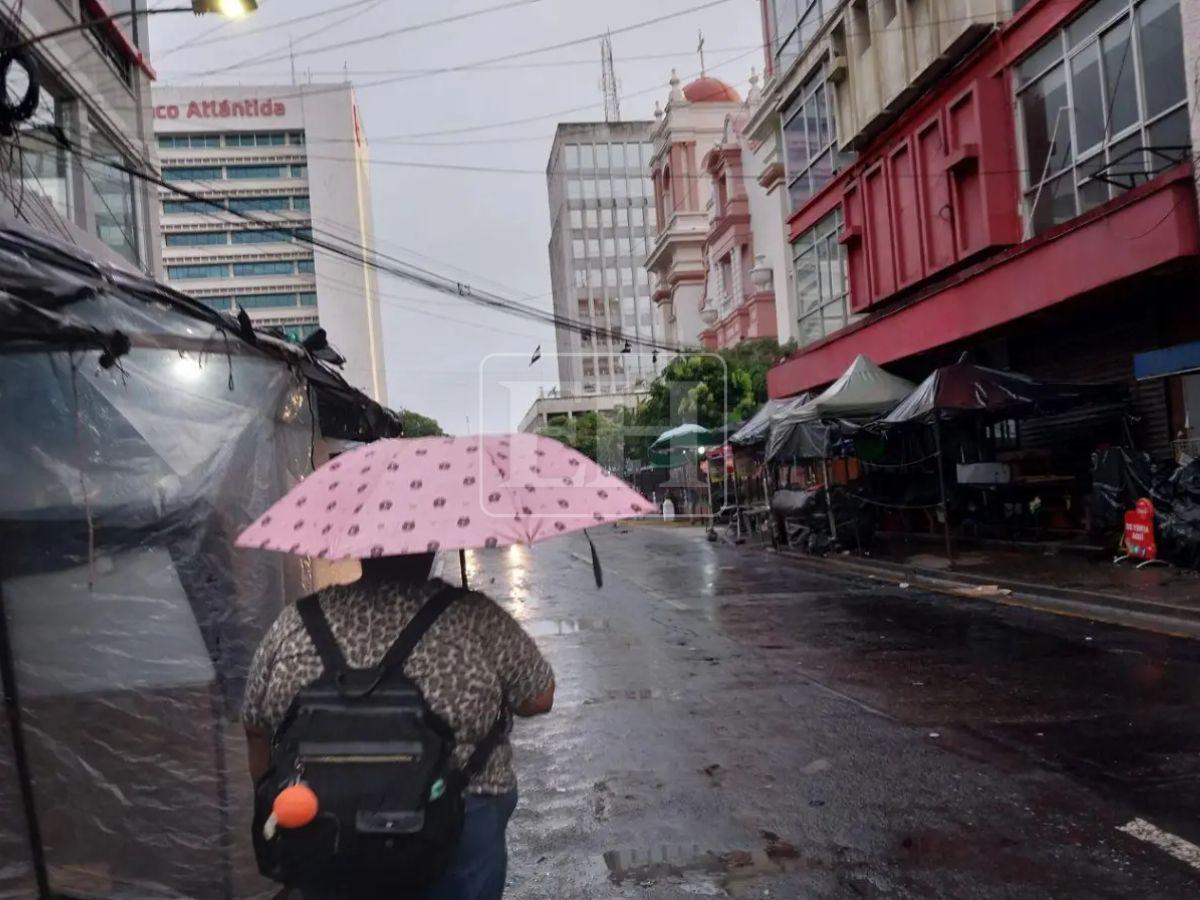 Vaguada dejará lluvias con actividad eléctrica hoy 17 de junio: ¿Qué zonas deben estar en alerta?