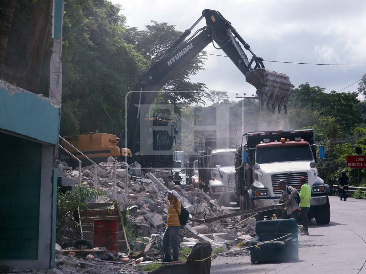 Así avanza demolición de viviendas en salida al sur para ampliación de carretera