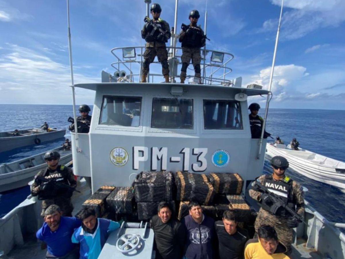 Bukele confirma que la Marina decomisó una tonelada de cocaína en el Pacífico