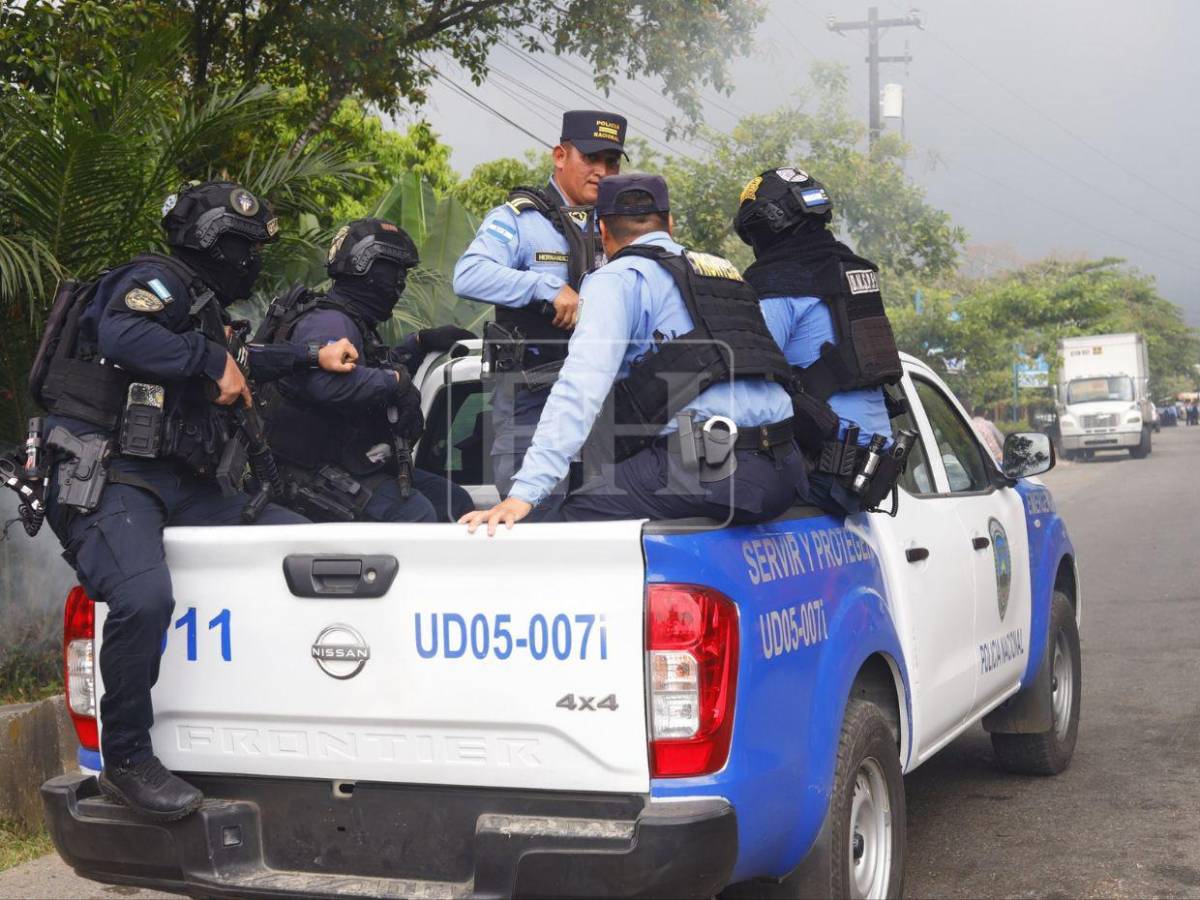 En fotos: comienza intervención en Corinto, Omoa, tras muerte de agentes