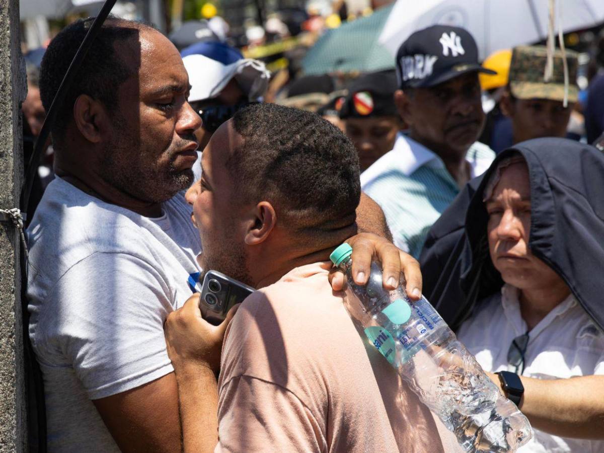 A contrarreloj buscan víctimas del accidente en discoteca de República Dominicana