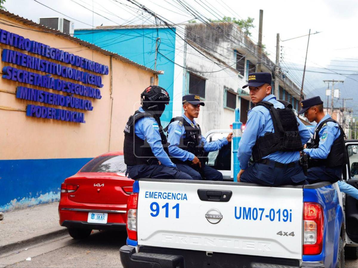 Trasladan a cárcel de máxima seguridad a 6 presuntos pandilleros capturados en San Pedro Sula