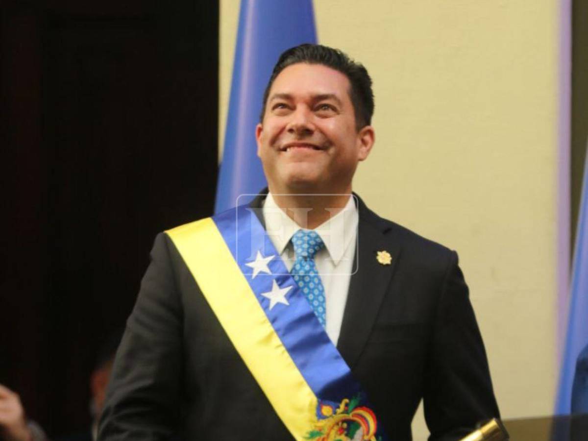 Lo que no se vio de la juramentación de Juan Diego Zelaya y los nuevos regidores de la capital