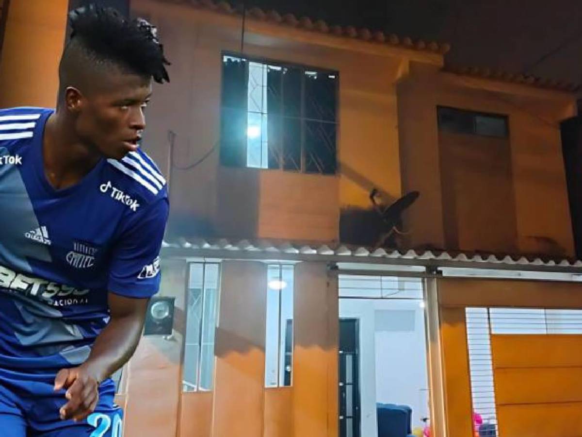 Delincuentes ingresan a la casa de futbolista: Su esposa e hijo fueron secuestrados Delincuentes ingresan a la casa de futbolista: Su esposa e hijo fueron secuestrados